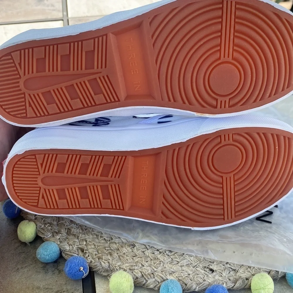 NEW🍍BILLY EILISH SNEAKERS🍍THREE IN ONE(BRAND)🍍SIZE 7🍍H-2